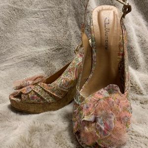 BRAND NEW- Wedges: CL by Laundry